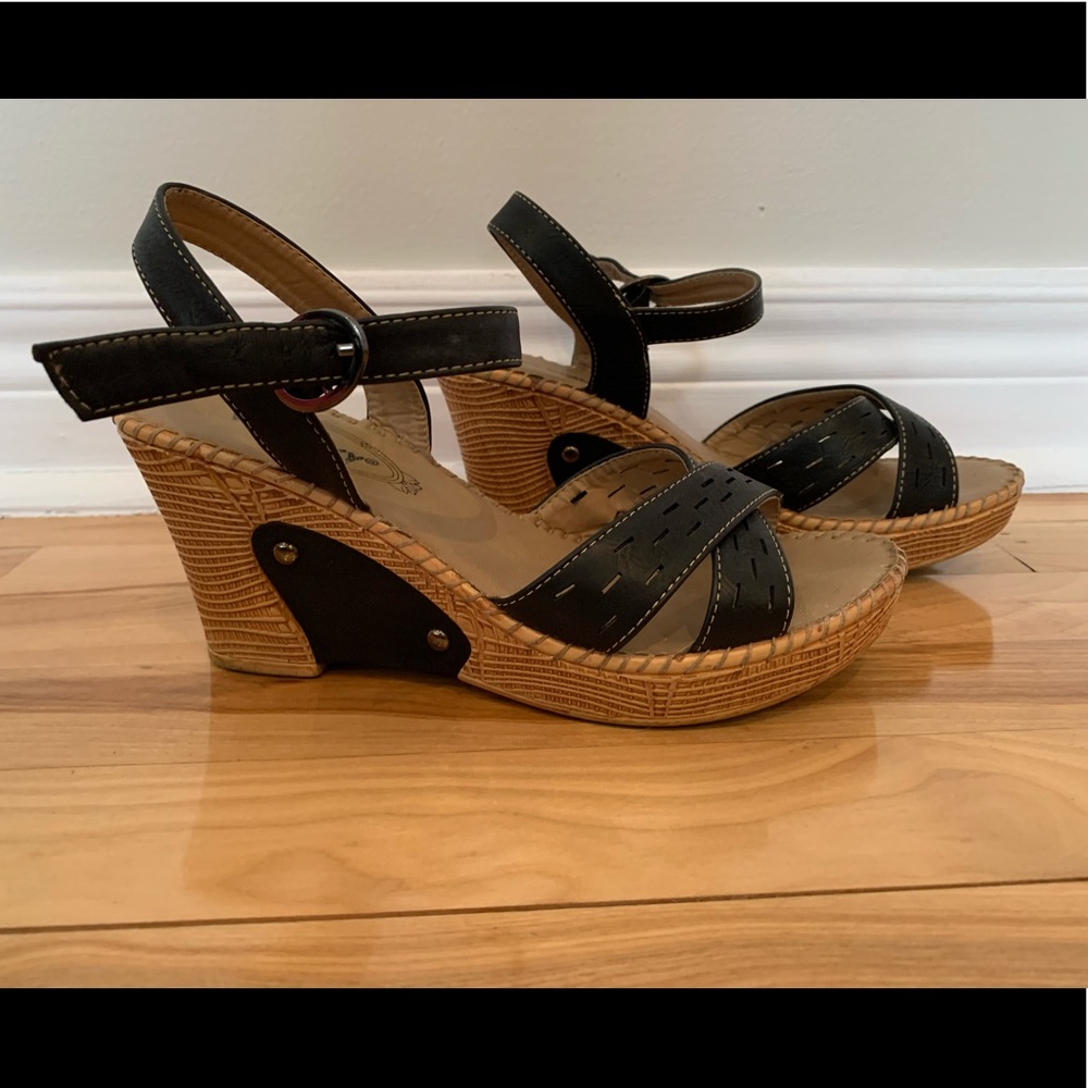Via Pinky Collection Platform Heels